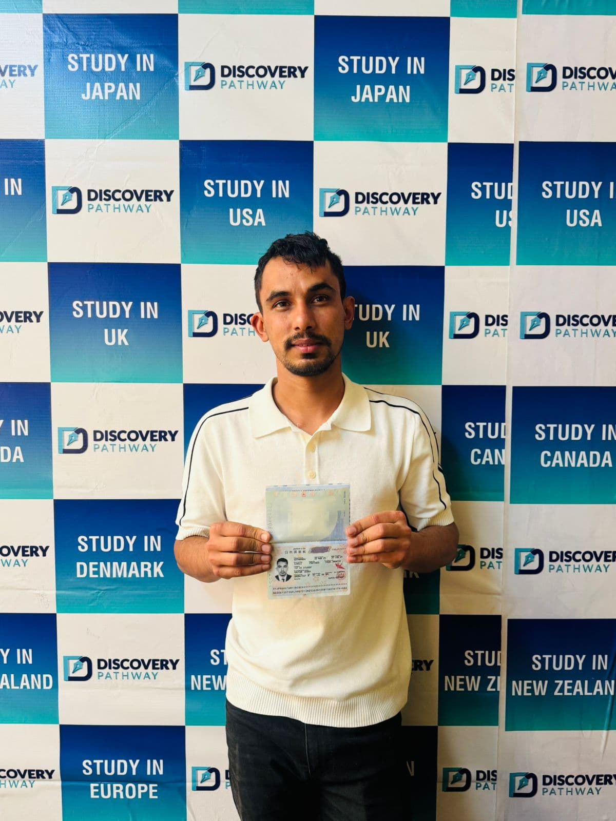 A visa-approved Discovery Pathway student